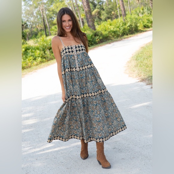 NATURAL LIFE Dresses & Skirts - NATURAL LIFE Blue and Black Floral Maxi Dress